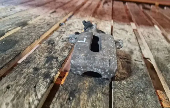 Renault Megane II Rear brake caliper 