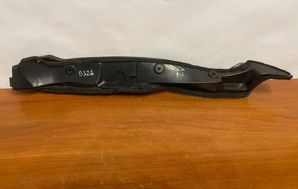 Toyota Avensis T270 Fender mounting bracket 5382805010