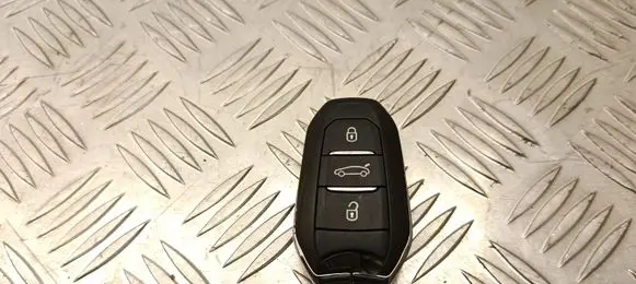 Opel Crossland X Ignition key/card 