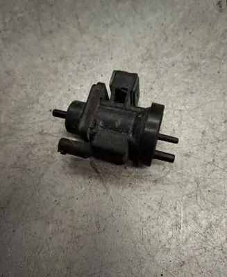 Mercedes-Benz CLK A209 C209 Turbo solenoid valve A0005450527