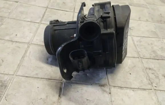 Opel Omega B1 Secondary air pump 90530018 97T213