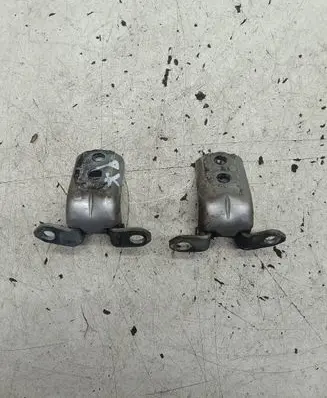 Nissan Navara D40 Rear door hinge set 