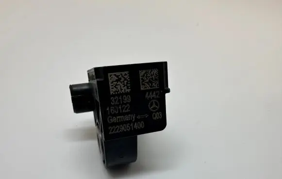 Mercedes-Benz C W205 Airbag deployment crash/impact sensor 2229051400