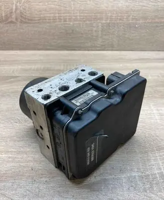 BMW 5 E60 E61 ABS Pump 6766300 6766302 6758743