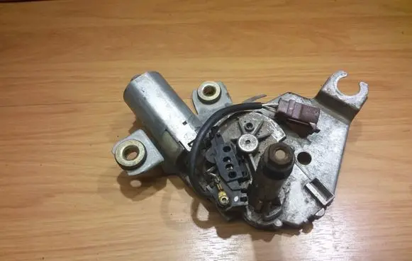 Peugeot 406 Rear window wiper motor 0390201556