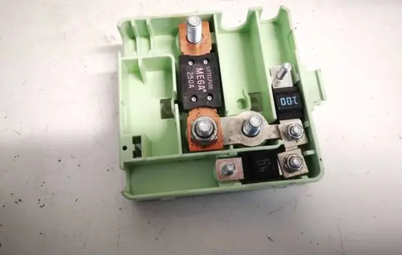 BMW X3 E83 Fuse box set 6928945 18762