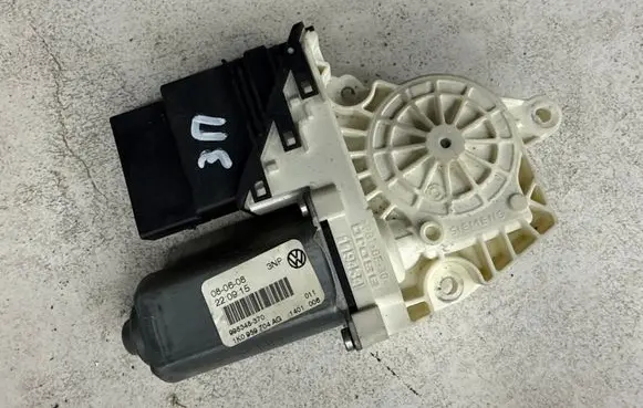 Volkswagen Golf V Rear door window regulator motor 1K0959704AG