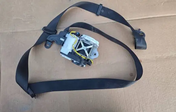 BMW 5 G30 G31 G38 Front seatbelt S2743012206