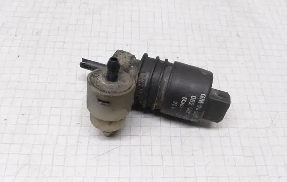 Opel Astra G Windscreen/windshield washer pump 90585762