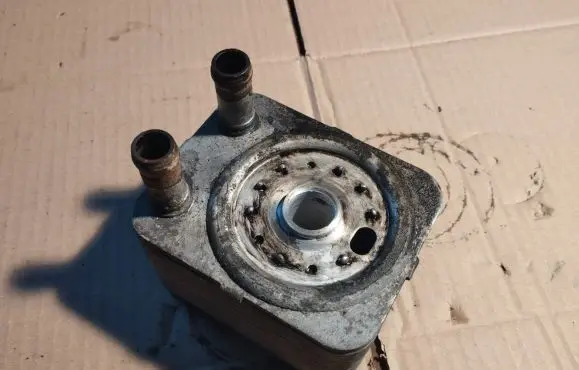 Dodge Journey Oil filter mounting bracket