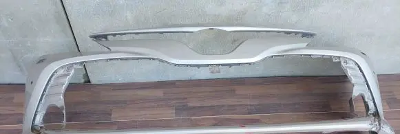 Toyota Camry VIII XV70 Front bumper 5211933A50 3930426