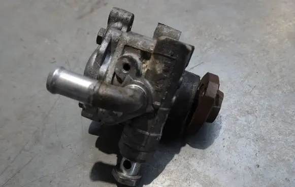 Volkswagen New Beetle Power steering pump 1J0422154A