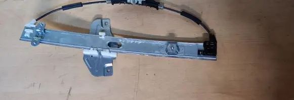Rear door manual window regulator