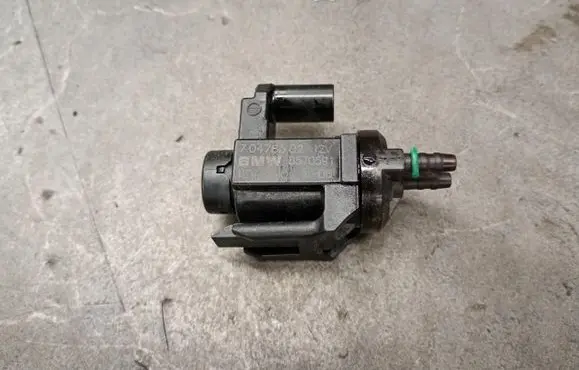 BMW 1 F20 F21 Air pressure sensor 70478502