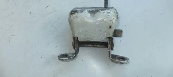 Toyota Land Cruiser (J100) Loading door lower hinge 