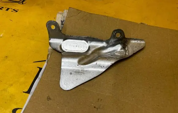 Ford Mustang VI Heat shield in engine bay ZT4E-6K842-EA ZT4E6K842EA