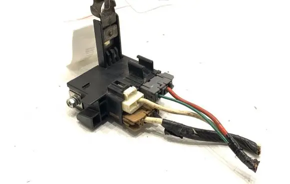 Suzuki Swift I Positive cable (battery)