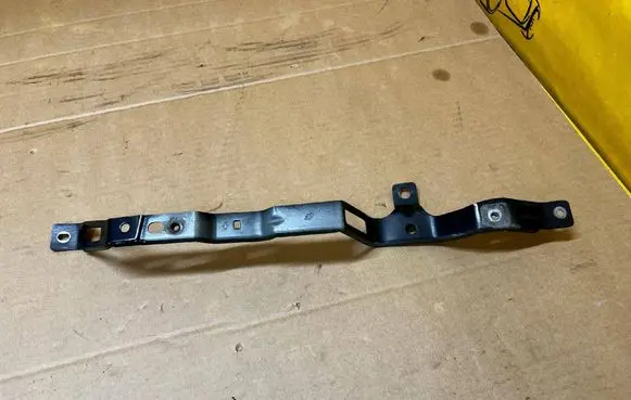 Renault Koleos II Fender mounting bracket 641341345R