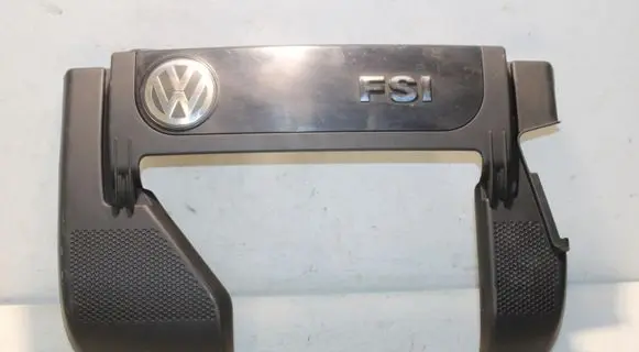 Volkswagen PASSAT B6 Engine cover (trim) 06F103925