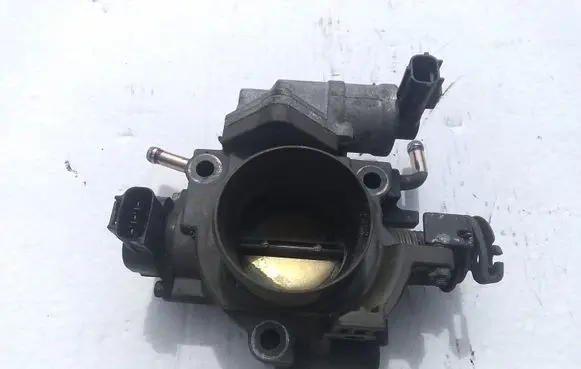 Mazda 3 I Throttle valve ZJ0118911 1985001260 10E21