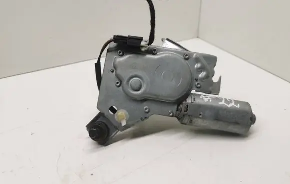 Mitsubishi Carisma Rear window wiper motor 0390206517