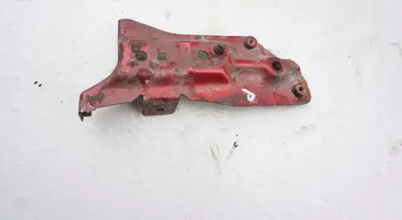 Mercedes-Benz B W247 Fender mounting bracket