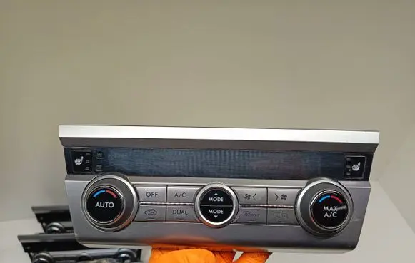 Subaru Outback (BS) Climate control unit 72311AL11B