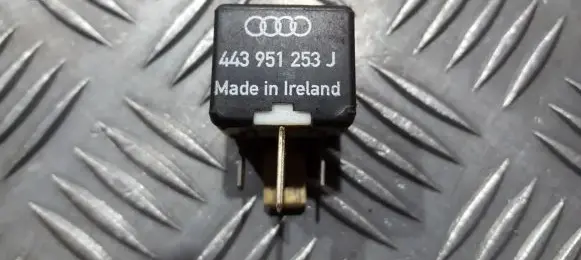 Volkswagen PASSAT B5 Other relay 443951253j 899511000