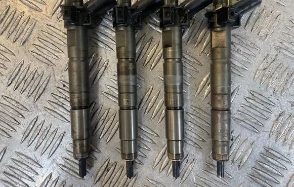 BMW 3 E90 E91 Fuel injectors set 0445116024