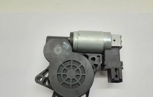 Mazda 3 I Front door window regulator motor G22C5858X