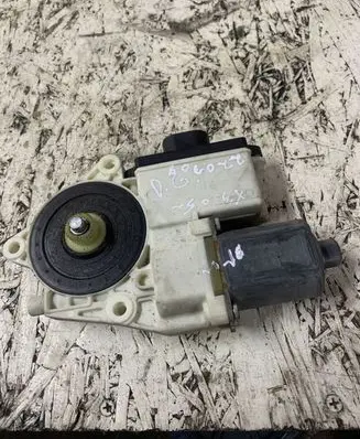 BMW X3 E83 Rear door window regulator motor 69259662