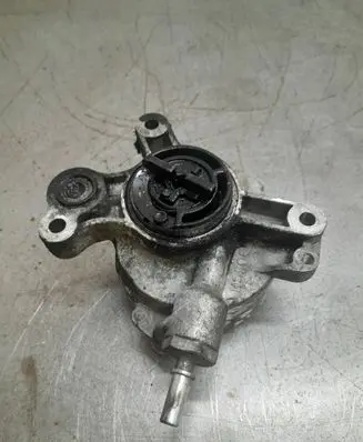 Ford Mondeo MK IV Vacuum pump