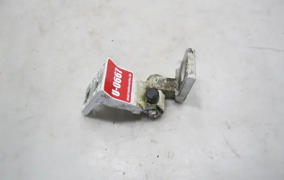 Volkswagen Golf VII Front door upper hinge 8K0831402P A046574