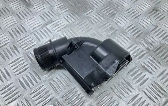 Audi A4 S4 B9 Turbo air intake inlet pipe/hose 04L131111N