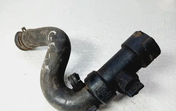 Audi A6 S6 C5 4B Engine coolant pipe/hose 4B0121049D