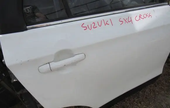 Suzuki SX4 S-Cross Rear door