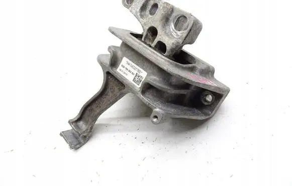 Volkswagen Golf VII Engine mount vacuum valve 5Q0199262BD