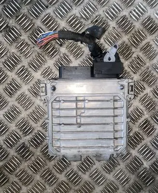 Mercedes-Benz C W205 Engine control unit/module A2749000800