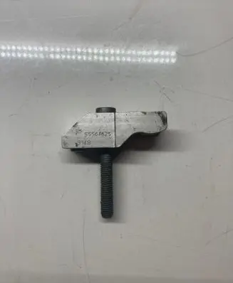 Opel Insignia A Fuel Injector clamp holder 55564625 B148