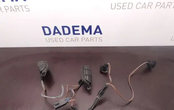 Opel Vectra B Steering wheel buttons/switches 15689800 D137