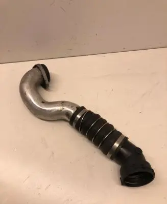 BMW 5 E60 E61 Intercooler hose/pipe 7789875