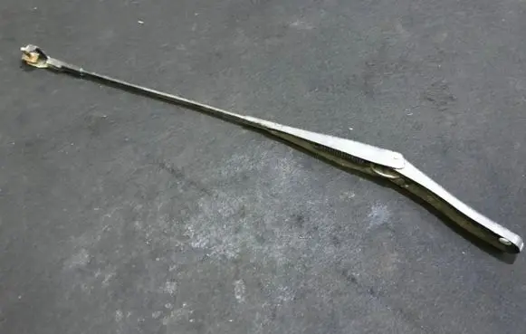 Opel Astra H Front wiper blade arm 13111221