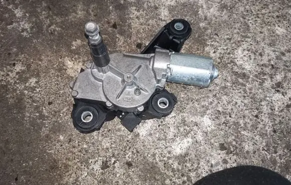 Nissan Qashqai+2 Rear window wiper motor 0390201820 28710JD000
