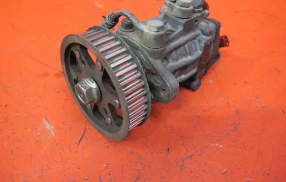 Toyota RAV 4 (XA20) Fuel injection high pressure pump 22100-27010