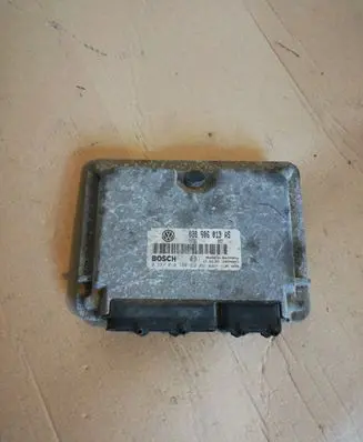 Skoda Octavia Mk1 (1U) Engine control unit/module 038906013AS 0281010180