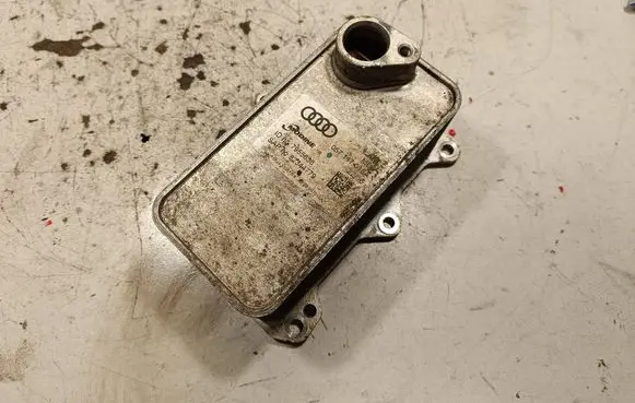 Audi SQ7 Engine oil radiator 057117015A