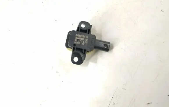 Mercedes-Benz B W246 W242 Airbag deployment crash/impact sensor 1668210351 A1668210351