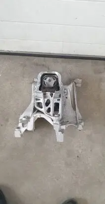Audi A4 S4 B9 8W Engine mount bracket 4M0199371FC 8W0399295E
