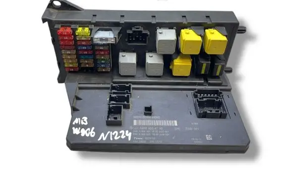 Mercedes-Benz Sprinter W906 SAM control unit A9069004700