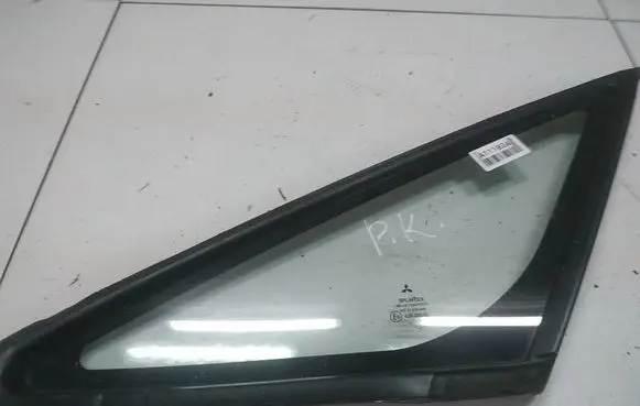 Mitsubishi Colt Front triangle window/glass AS2